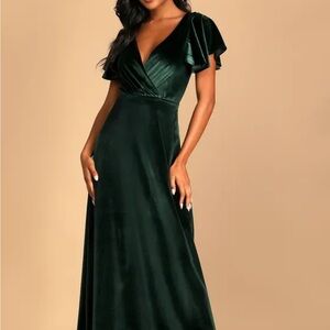 Elegant Green Velvet Evening Dress